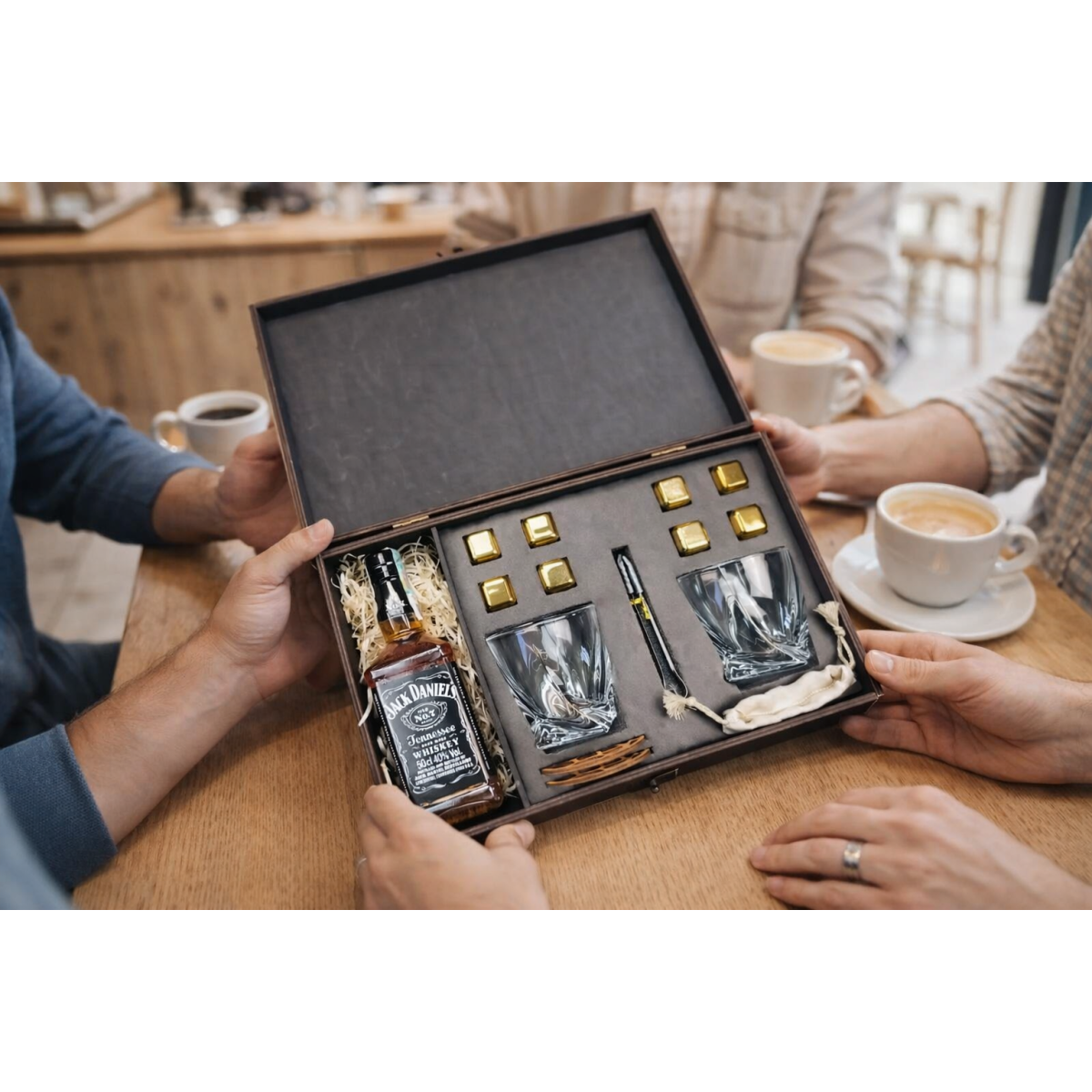 Набір 2 склянки Quadro з золотими кубиками + секція