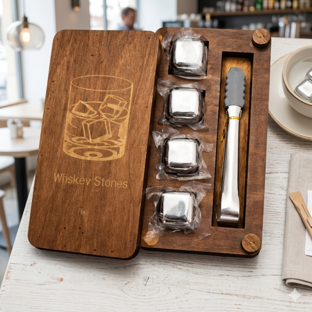 Подарунковий набір для віскі Moltis Relax – 4 срібні металеві кубики в дерев’яній коробці (WS-10701)