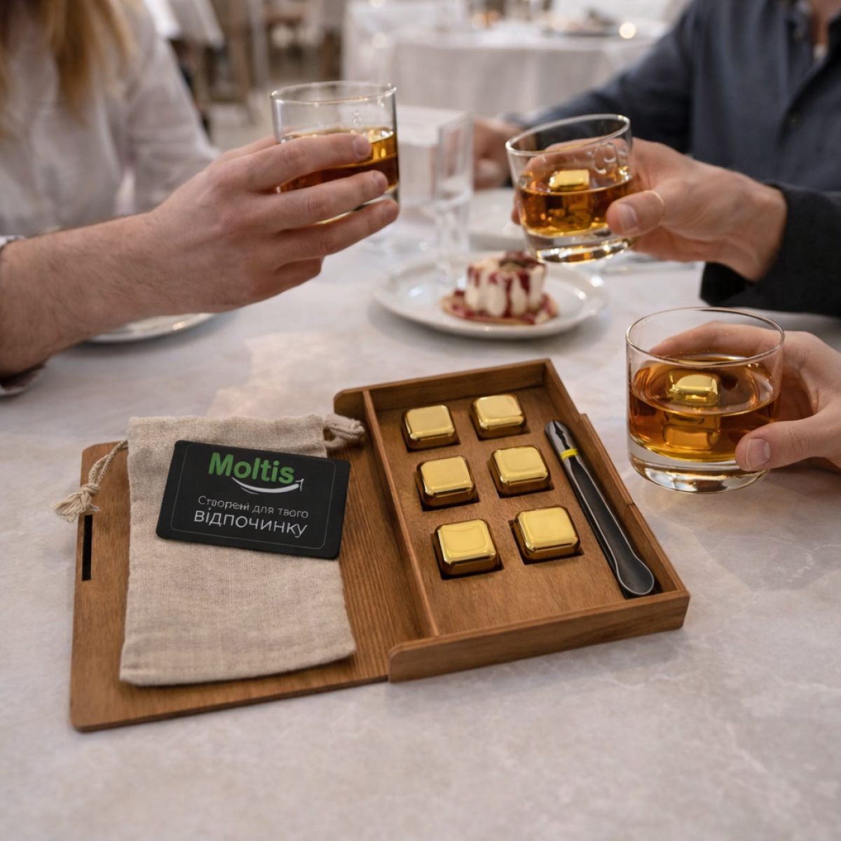 Кубики для віскі Moltis Relax Whiskey Stones Original Wood 6 шт з металу у золотому кольорі MBG - 10509