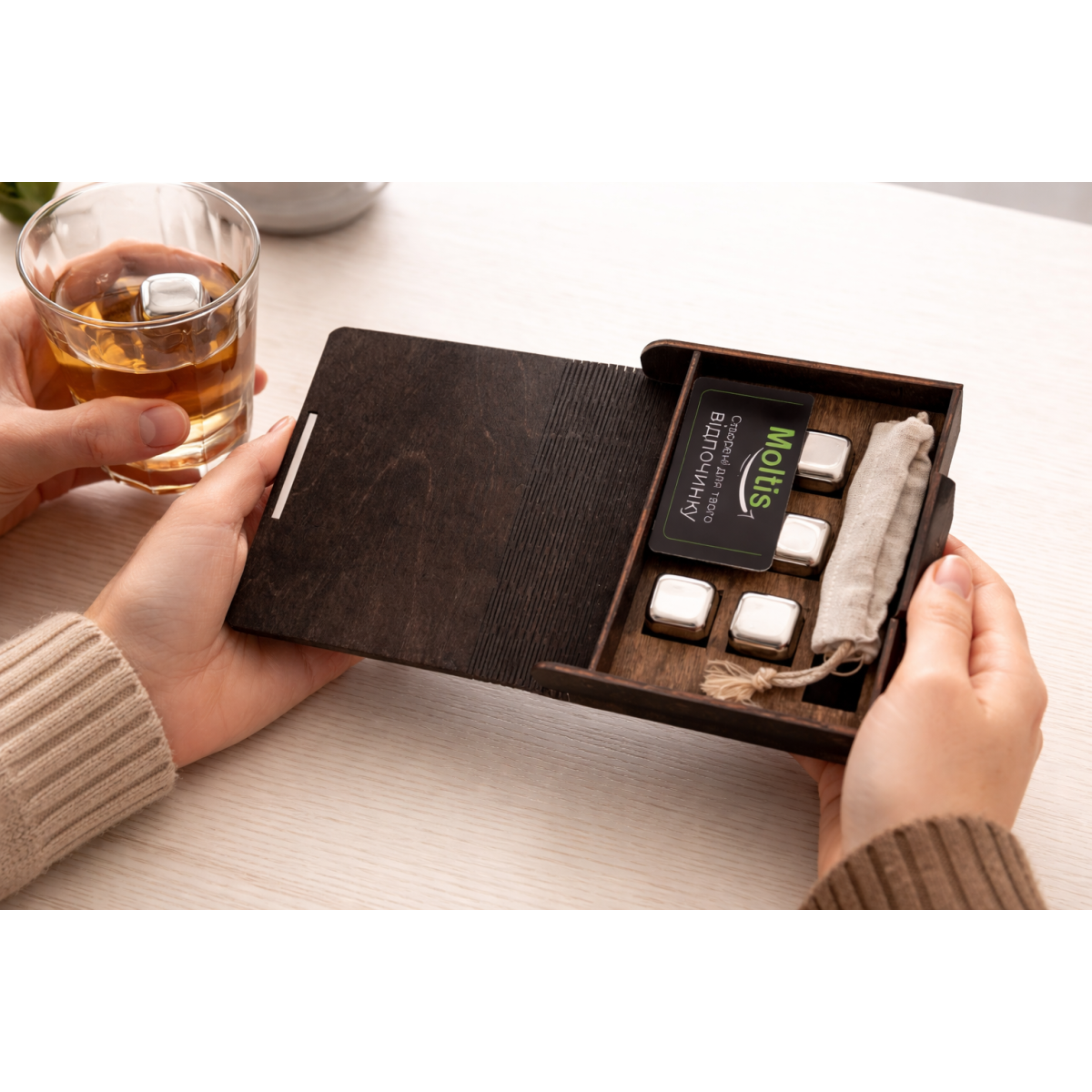 Кубики для віскі Moltis Relax Whiskey Stones Original Wood 6 шт з металу у серебряном цвете (без гравировки) MBS - 10505