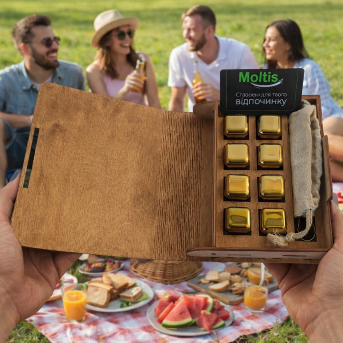 Кубики для віскі Moltis Relax Whiskey Stones Original Wood 8 шт з металу у золотому кольорі MBG - 10511