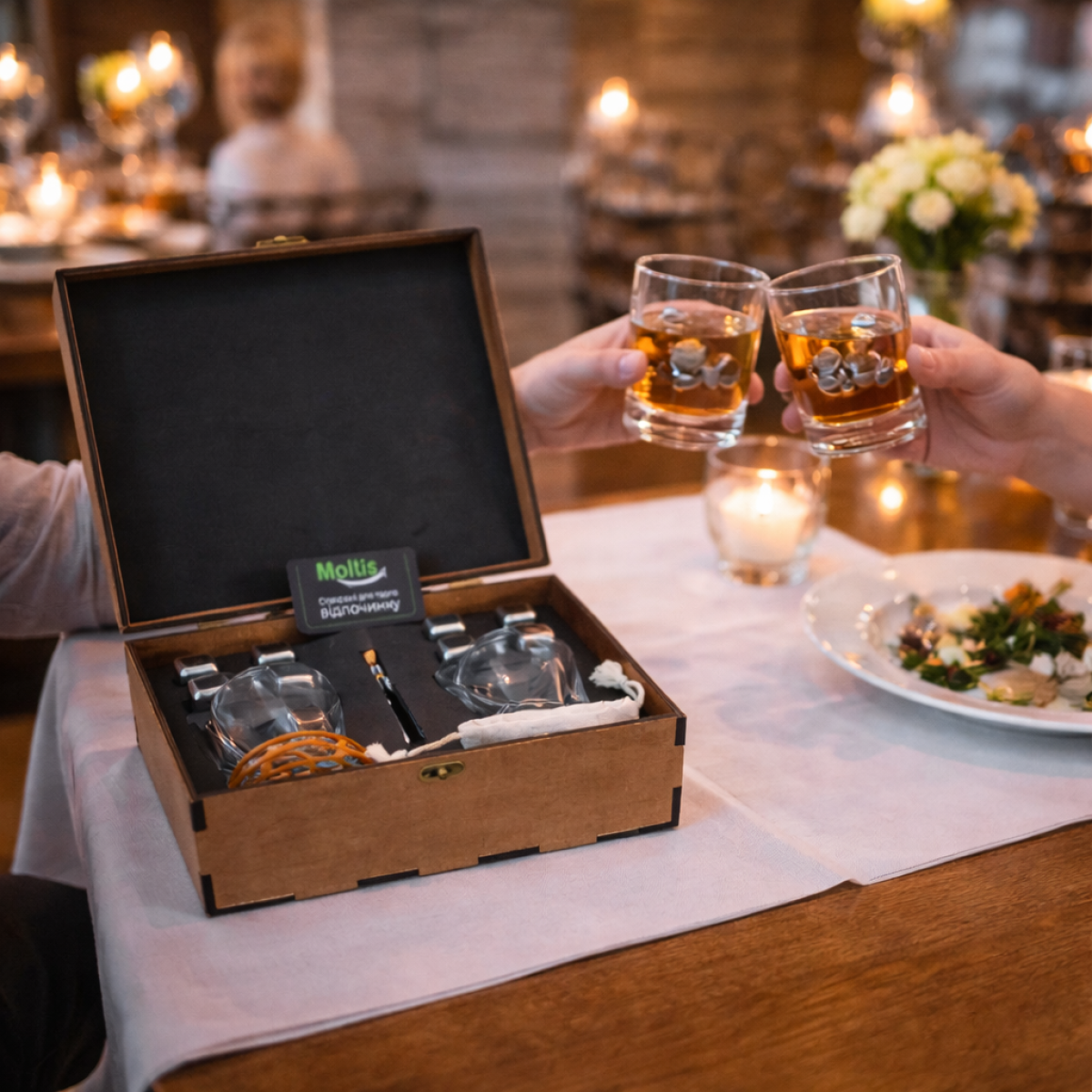 Подарункові набори Moltis Relax Whisky Stones для чоловіків, Quadro 8 шт каменів 