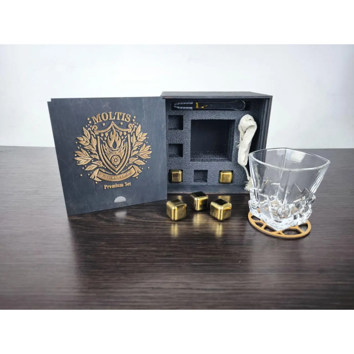 Подарунковий віскі-набір Moltis Saxum Premium з келихом, щипцями, мішечком, підставкою та 5 охолоджувальними кубиками (MR-1021)