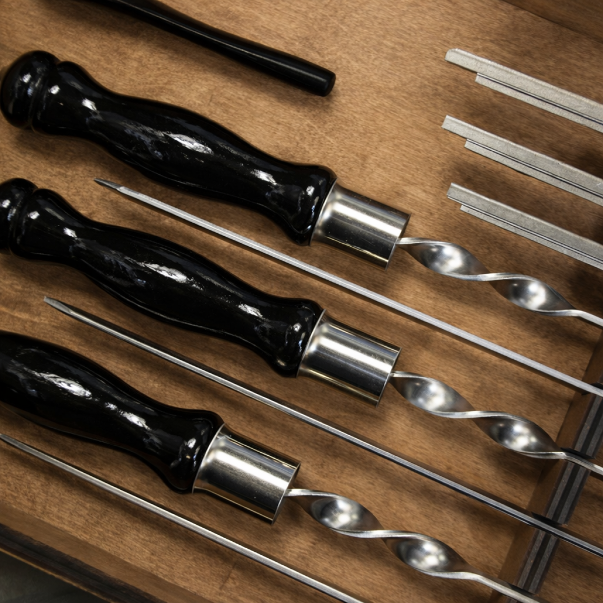 Подарунковий набір для гриля та шашлику  у світлому кейсі